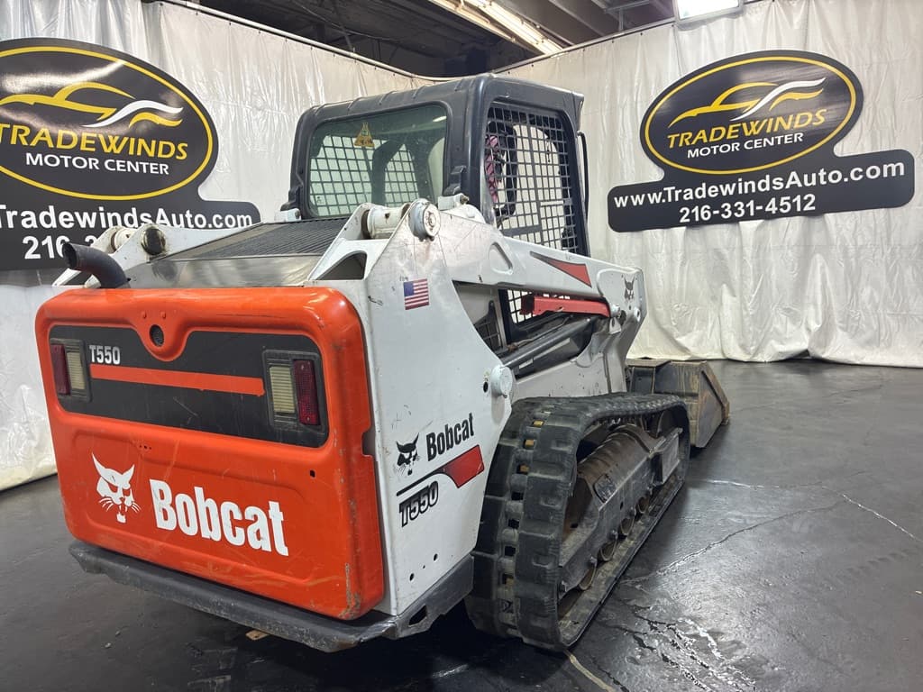 Photo 4 of 2016 BOB CAT T550