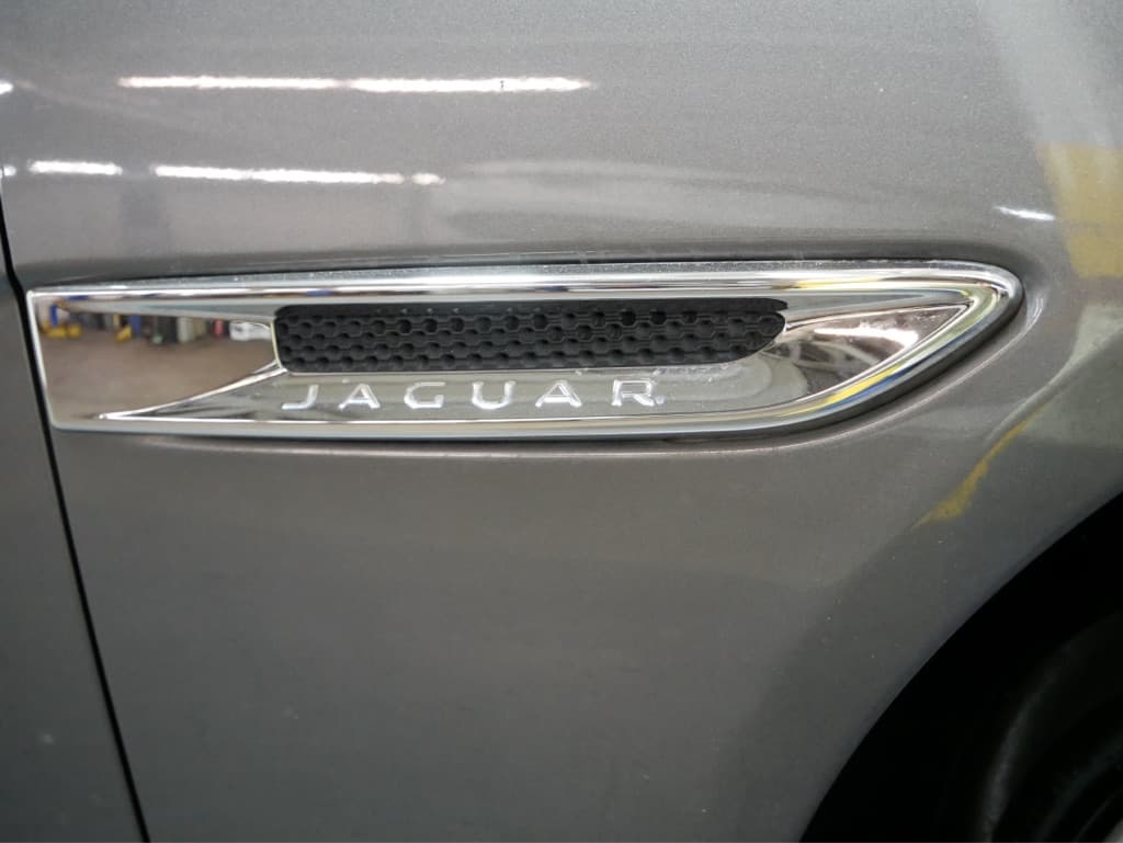 Photo 5 of 2018 Jaguar XE 25t Premium
