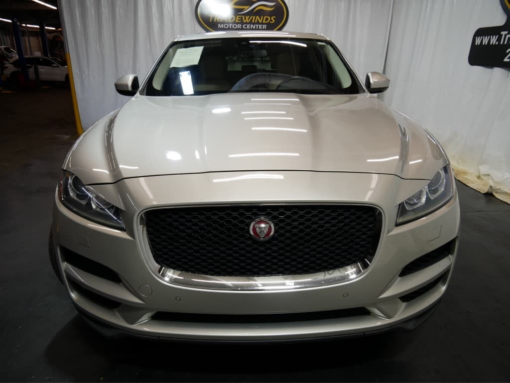 Photo 2 of 2017 Jaguar F-PACE 35t Premium